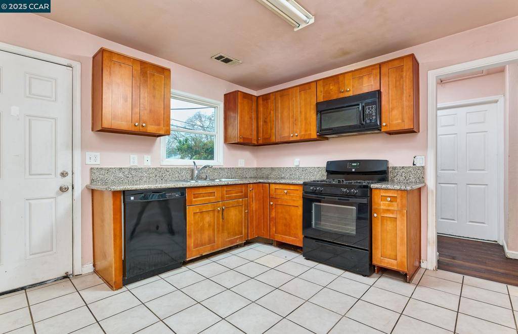 Vallejo, CA 94591,3213 Georgia St
