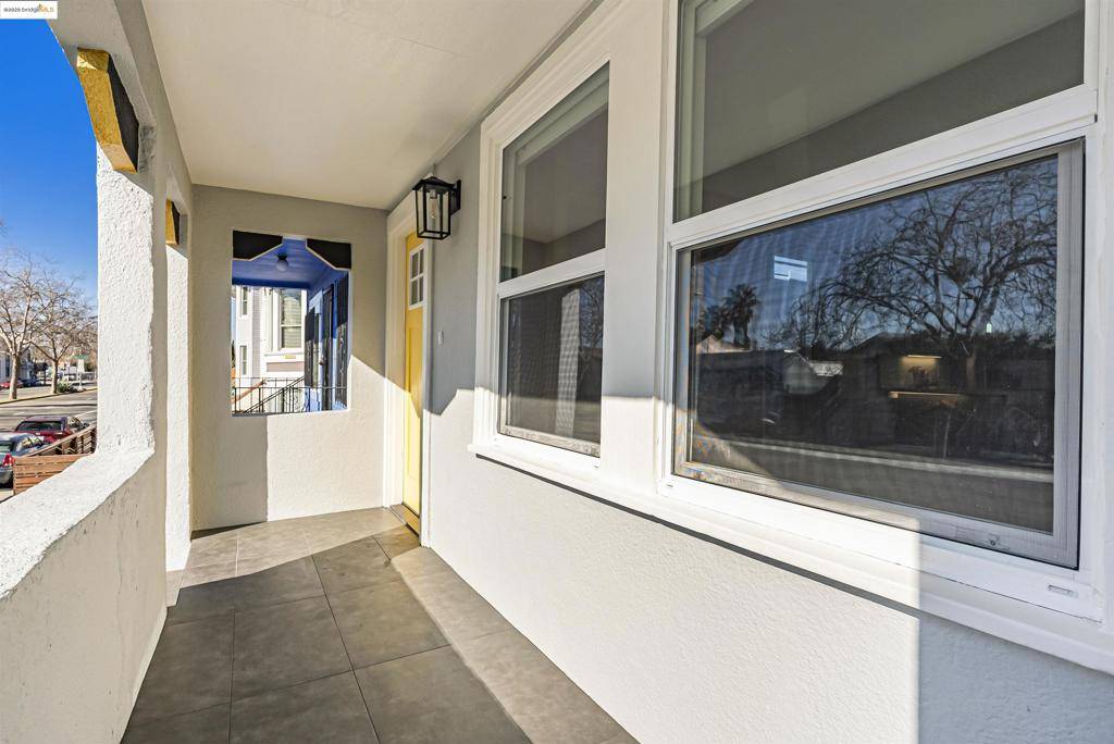 Oakland, CA 94612,672 27Th St