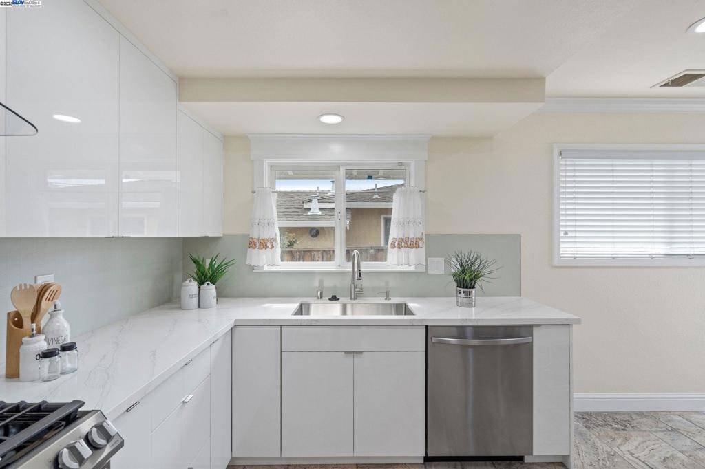 Fremont, CA 94536,35079 Sofia Ct
