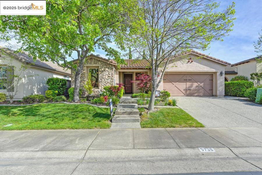 5736 Palmera LN, Sacramento, CA 95835
