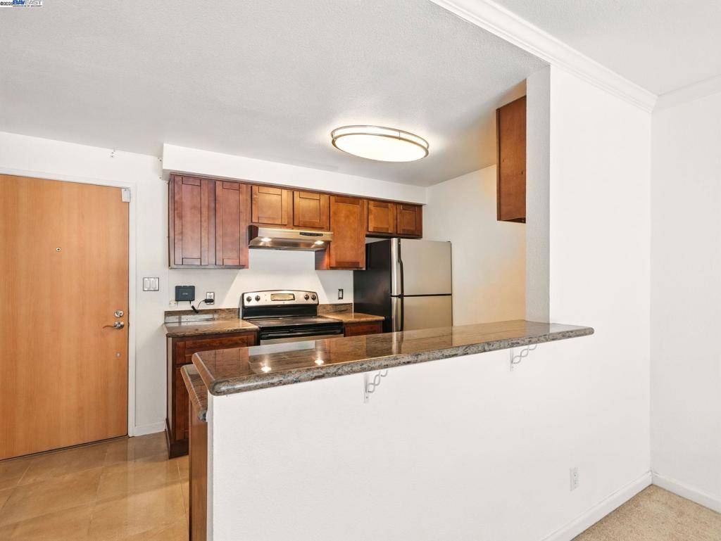 Oakland, CA 94611,77 Fairmount Ave #114