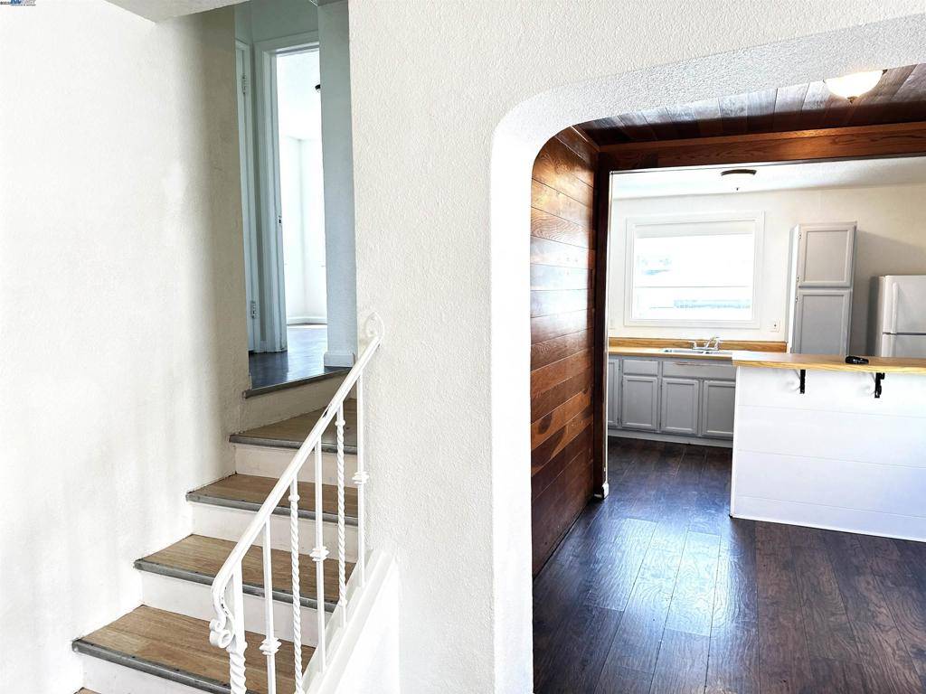Oakland, CA 94603,1933 103rd. Ave.