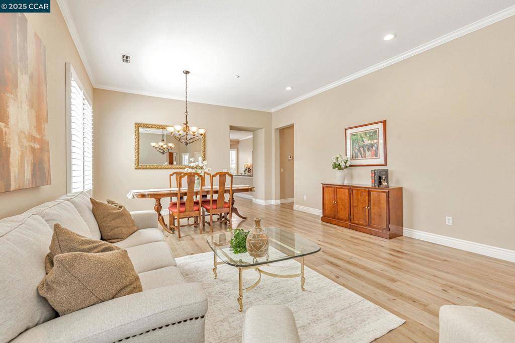Brentwood, CA 94513,401 Earlham Way