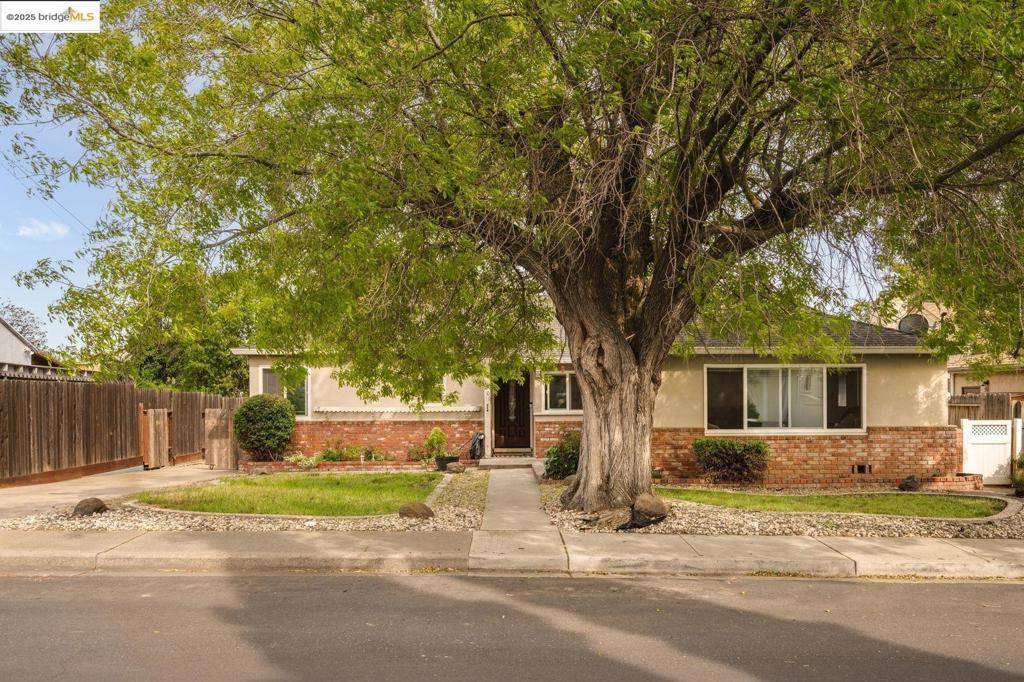 Antioch, CA 94509,1901 Woodland DR