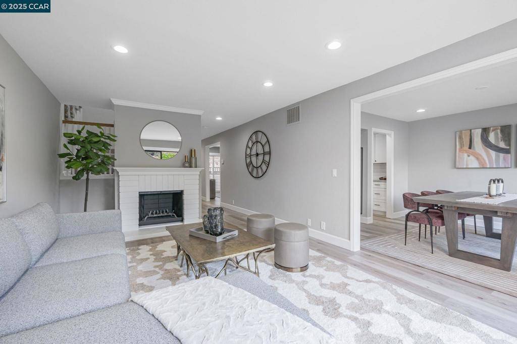 Alamo, CA 94507,152 Alamo Square Dr