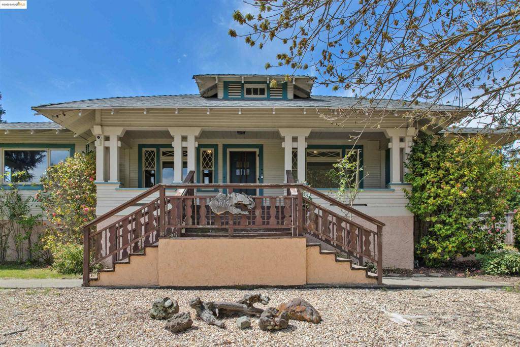 Sebastopol, CA 95472,614 Live Oak Ave