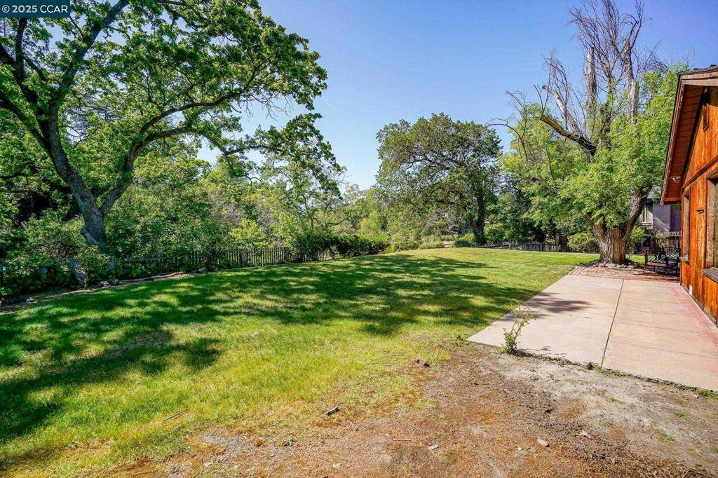 Walnut Creek, CA 94598,586 Lakewood Cir