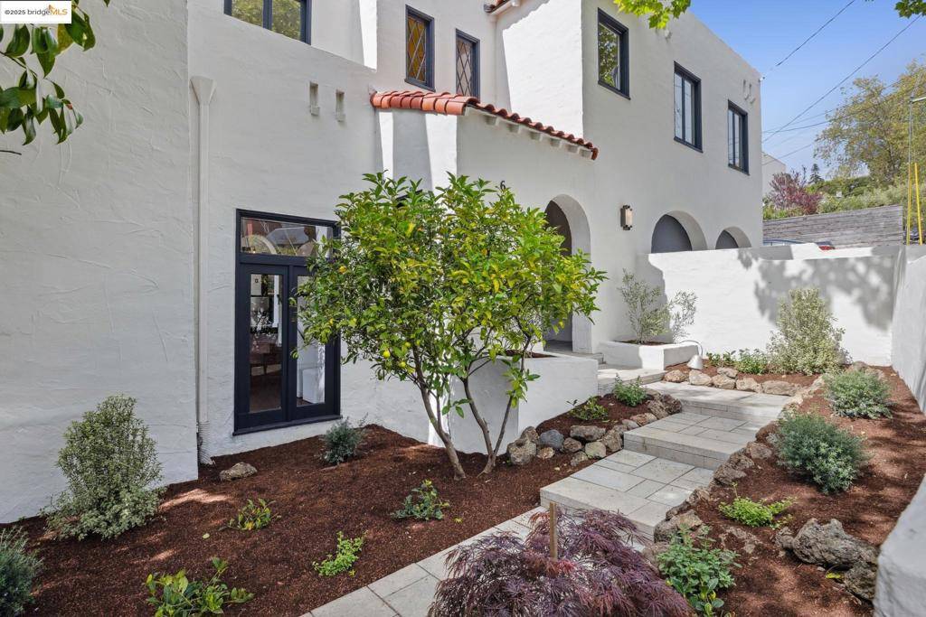 Kensington, CA 94708,669 Oberlin Avenue