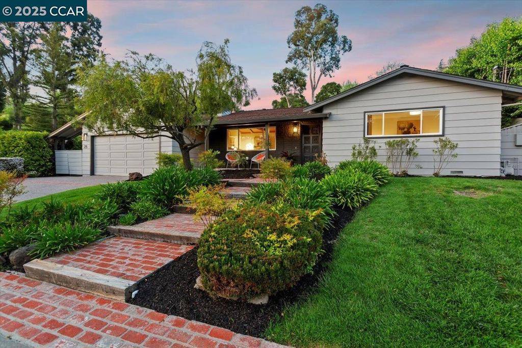 25 Whitehall Dr, Orinda, CA 94563