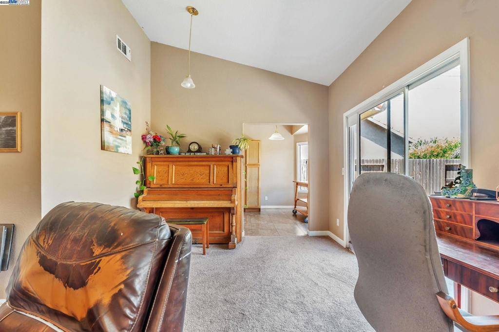 Los Banos, CA 93635,848 La Cresta Ct