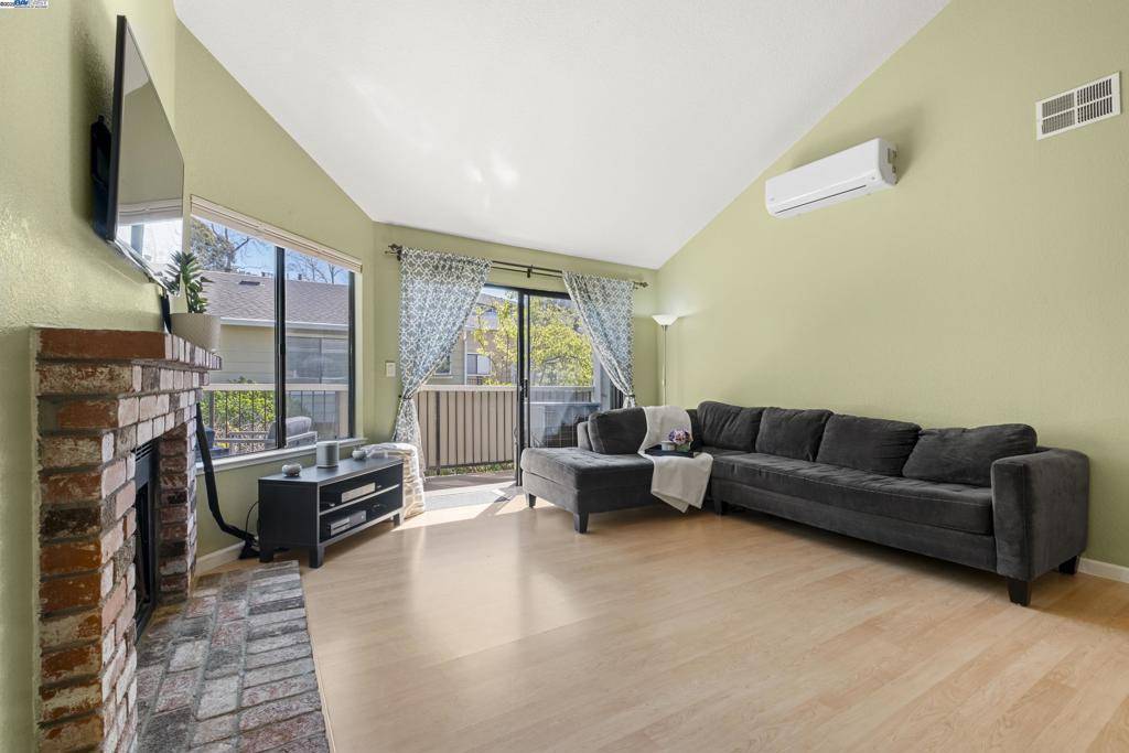 Hayward, CA 94542,2437 Sebastopol Ln #3