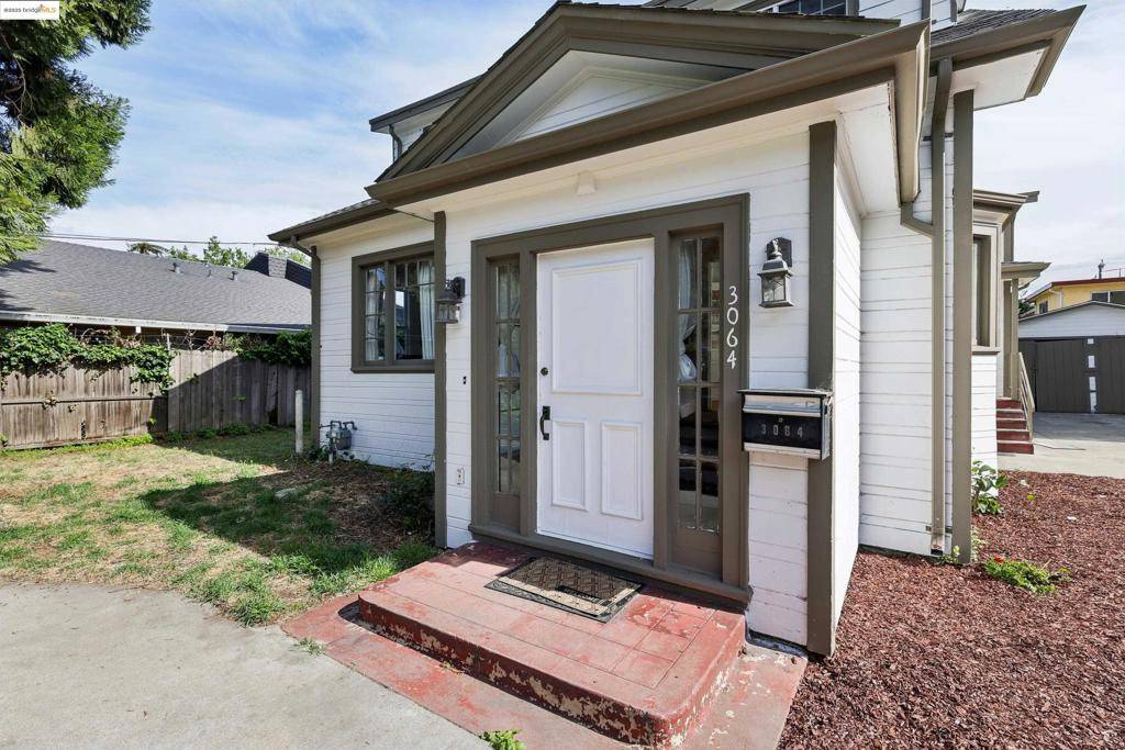 Oakland, CA 94601,3064 E 15Th St