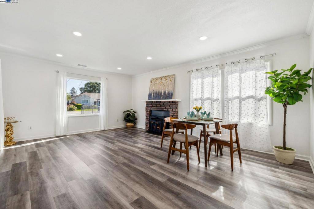 Fremont, CA 94536,37107 Holly St
