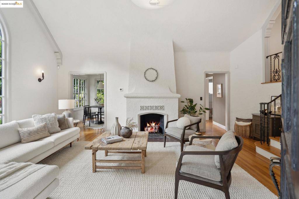 Oakland, CA 94610-1865,1562 Trestle Glen