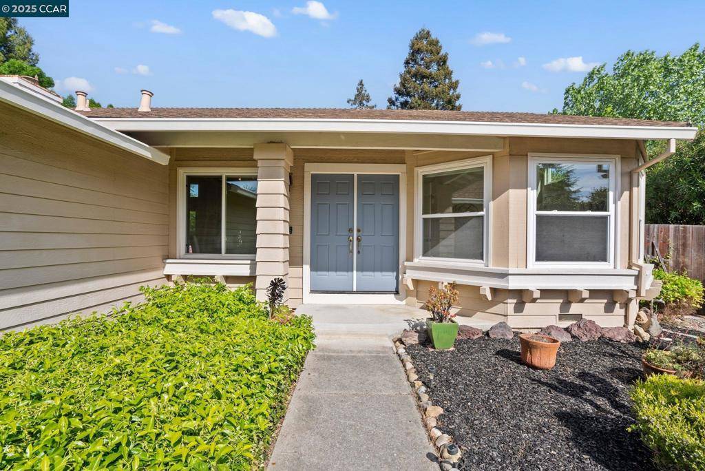 2526 Holly View Drive, Martinez, CA 94553