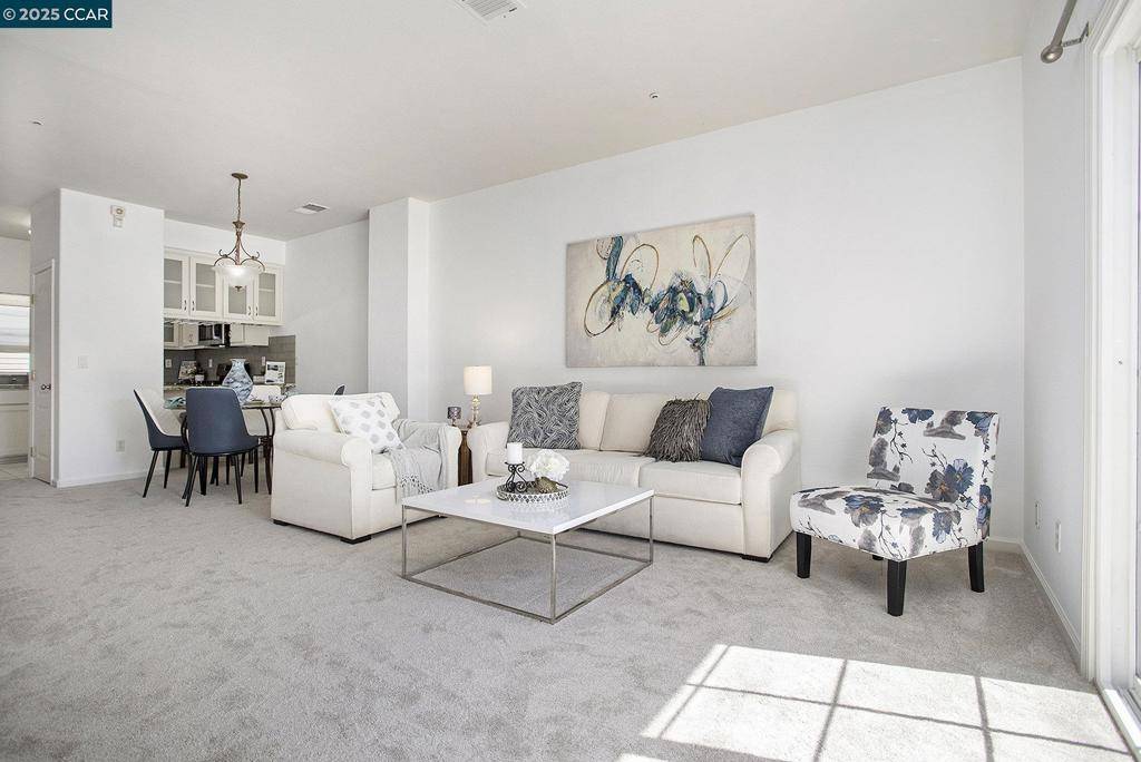 Martinez, CA 94553,2 Ashford Pl