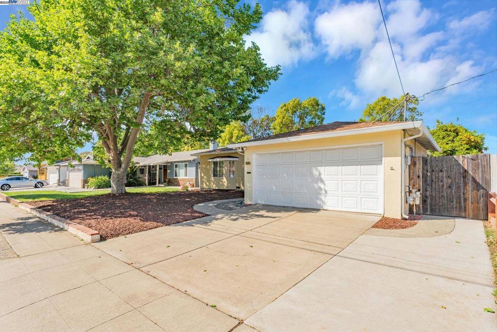 Newark, CA 94560,35808 Vinewood St