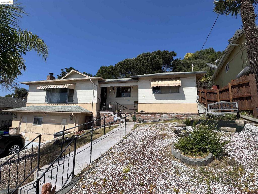 Oakland, CA 94605,8426 Aster Ave