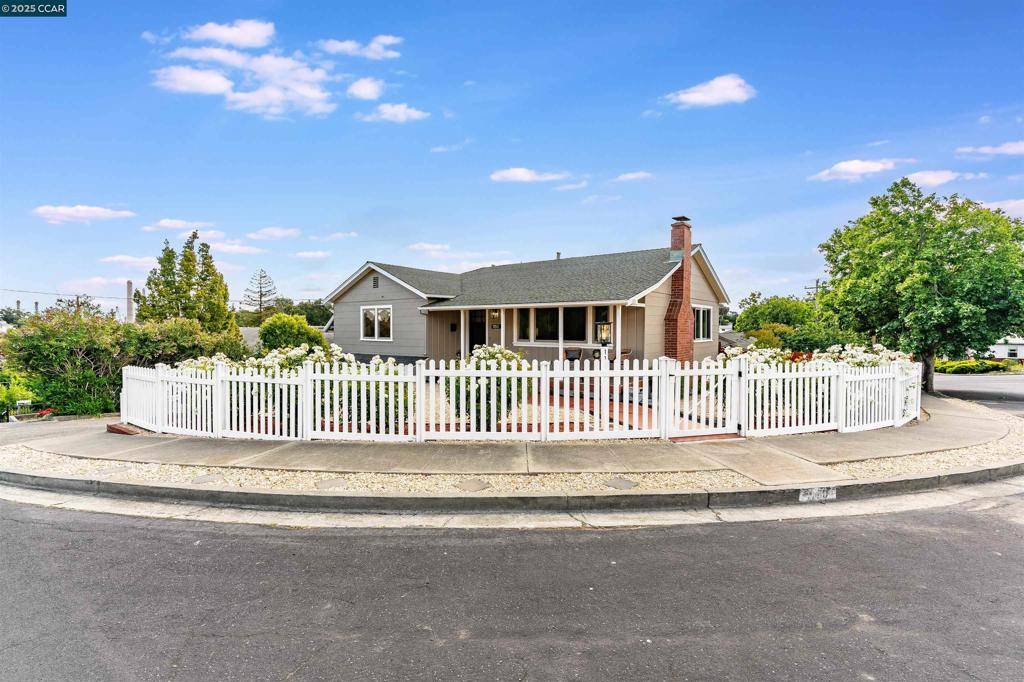 1150 Harbor View Dr, Martinez, CA 94553