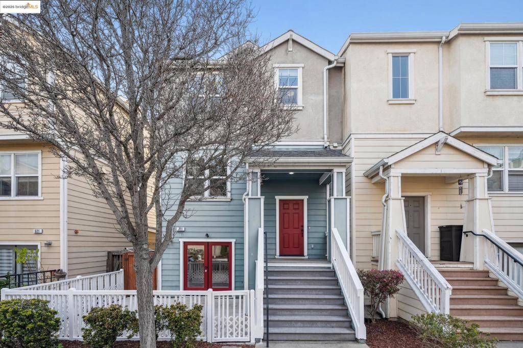 711 Summer Ln, Richmond, CA 94806