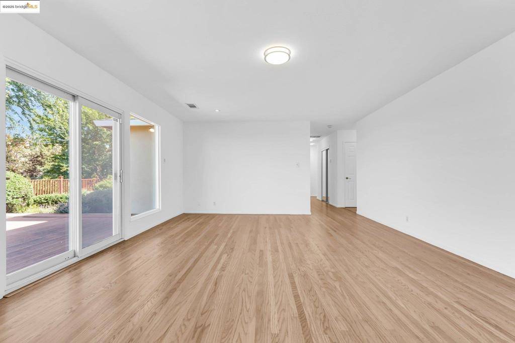 Oakland, CA 94605,3699 Malcolm Ave