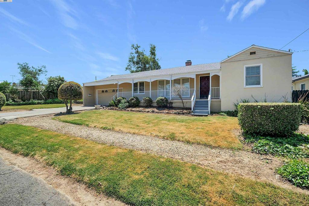 Castro Valley, CA 94546,17543 Almond Rd