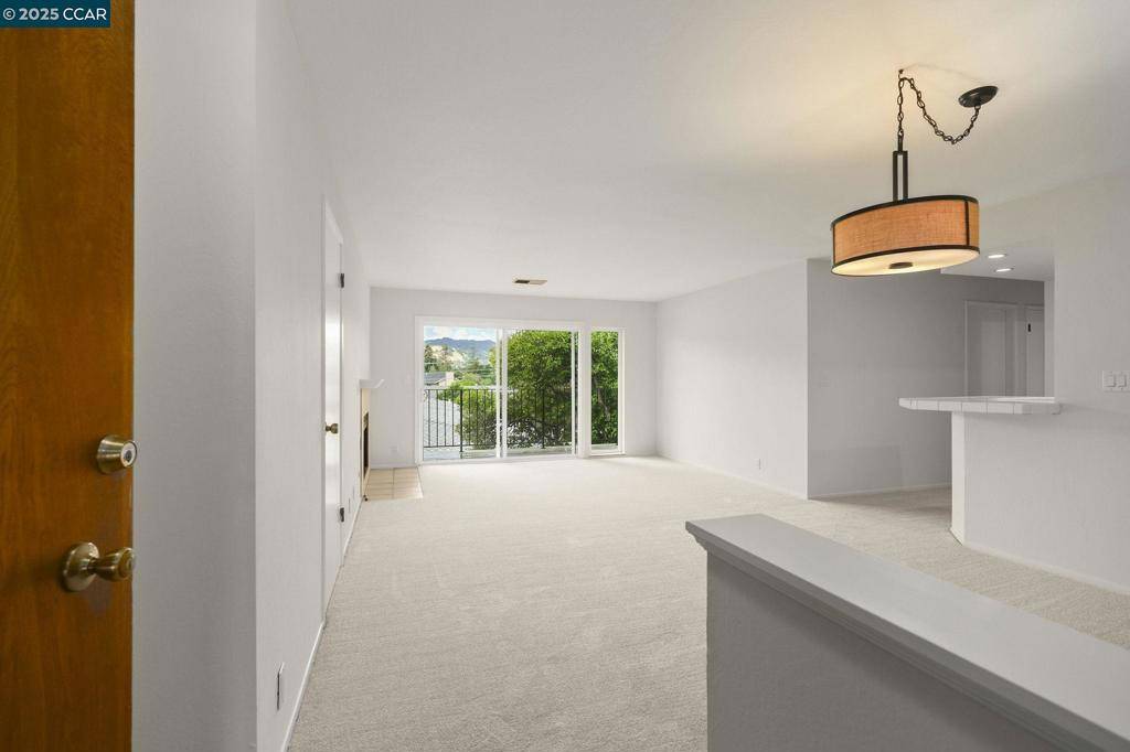 Walnut Creek, CA 94597,1077 Wesley Ct #7
