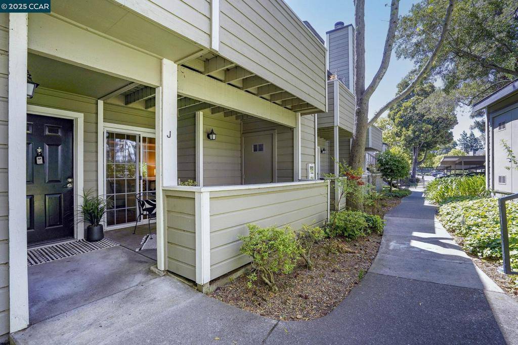 Oakland, CA 94605,485 Canyon Oaks Dr #J