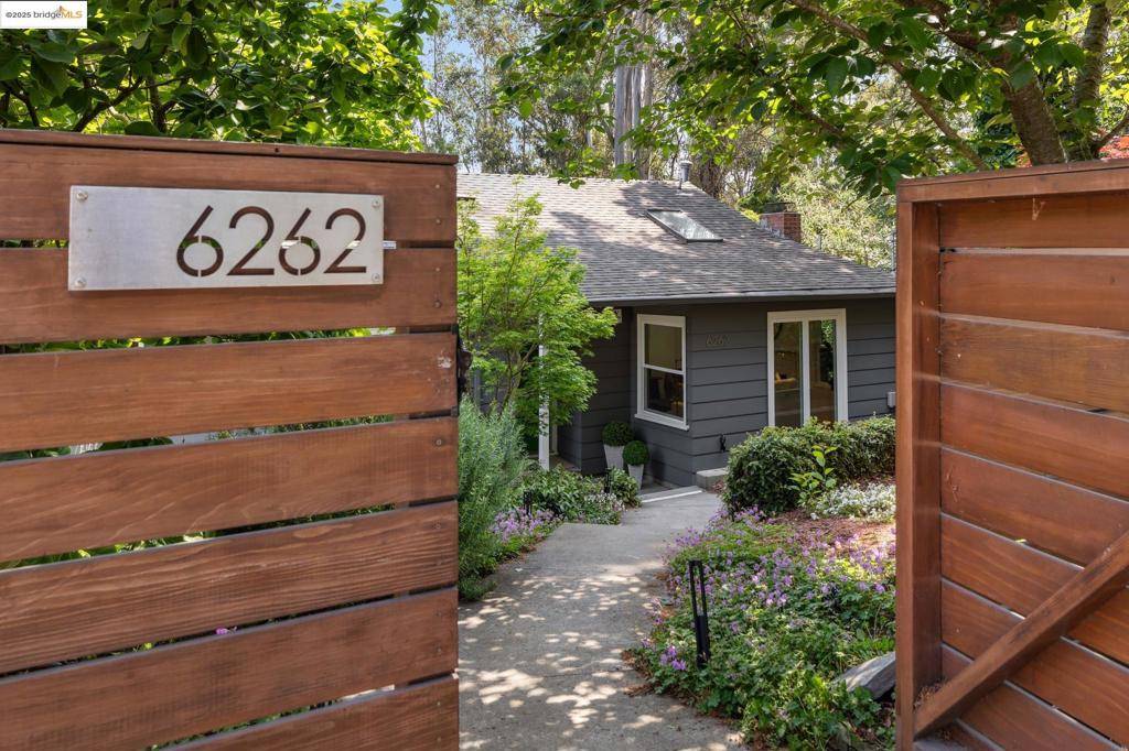 Oakland, CA 94611,6262 Bullard Dr
