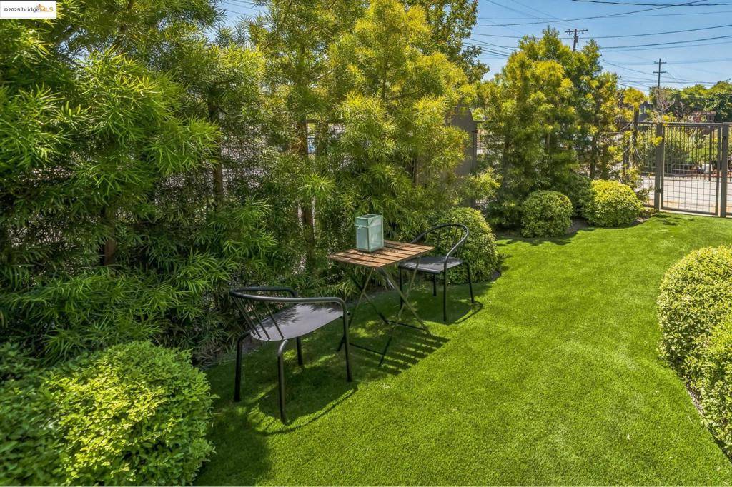 Berkeley, CA 94703,1515 Derby St