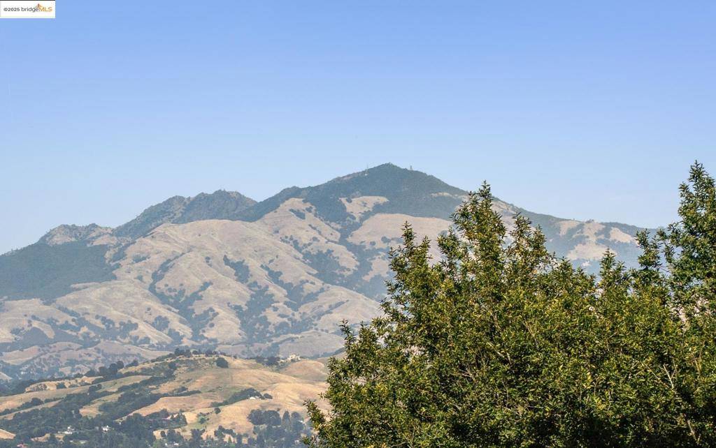 Oakland, CA 94611,6824 Wilton Dr