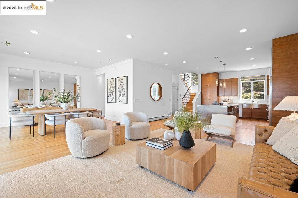 San Francisco, CA 94114,678 Clipper St #2