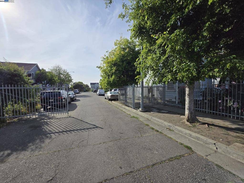Oakland, CA 94603,10468 West Court