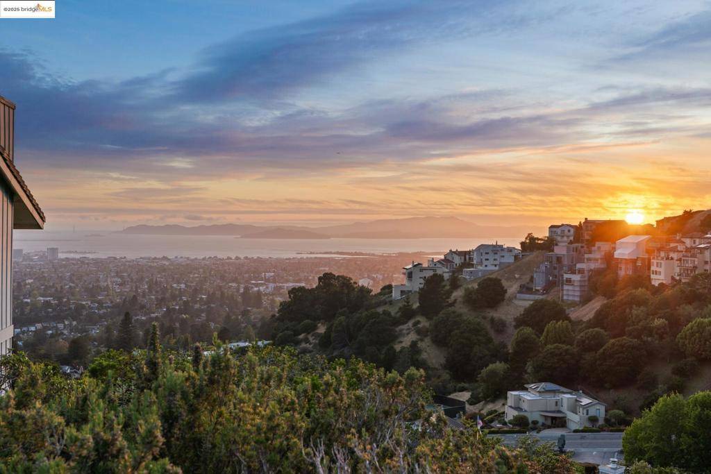 Oakland, CA 94618,15 Marlin Cove