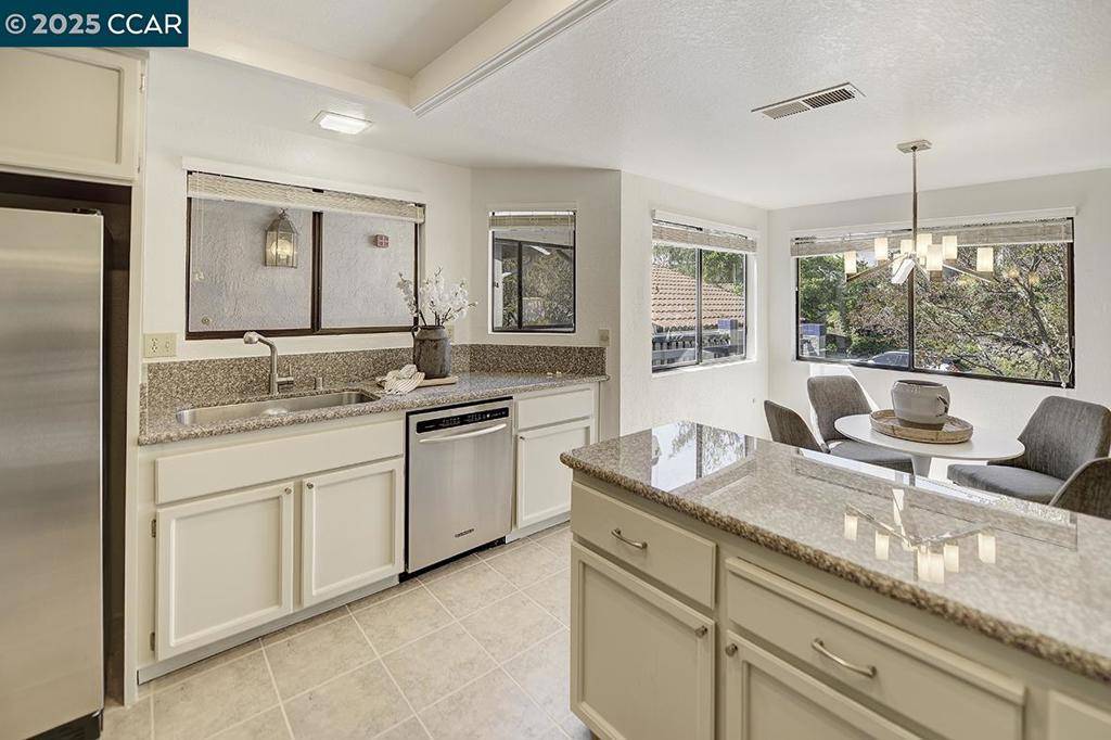 Walnut Creek, CA 94595,4243 Terra Granada Dr #3B