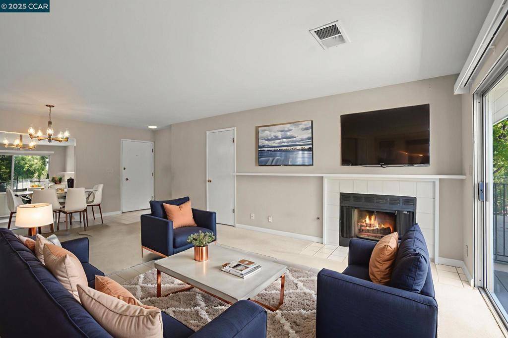 Walnut Creek, CA 94597,1089 Wesley Ct #7