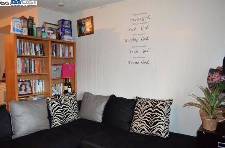 Santa Rosa, CA 95407,487 Hearn Ave