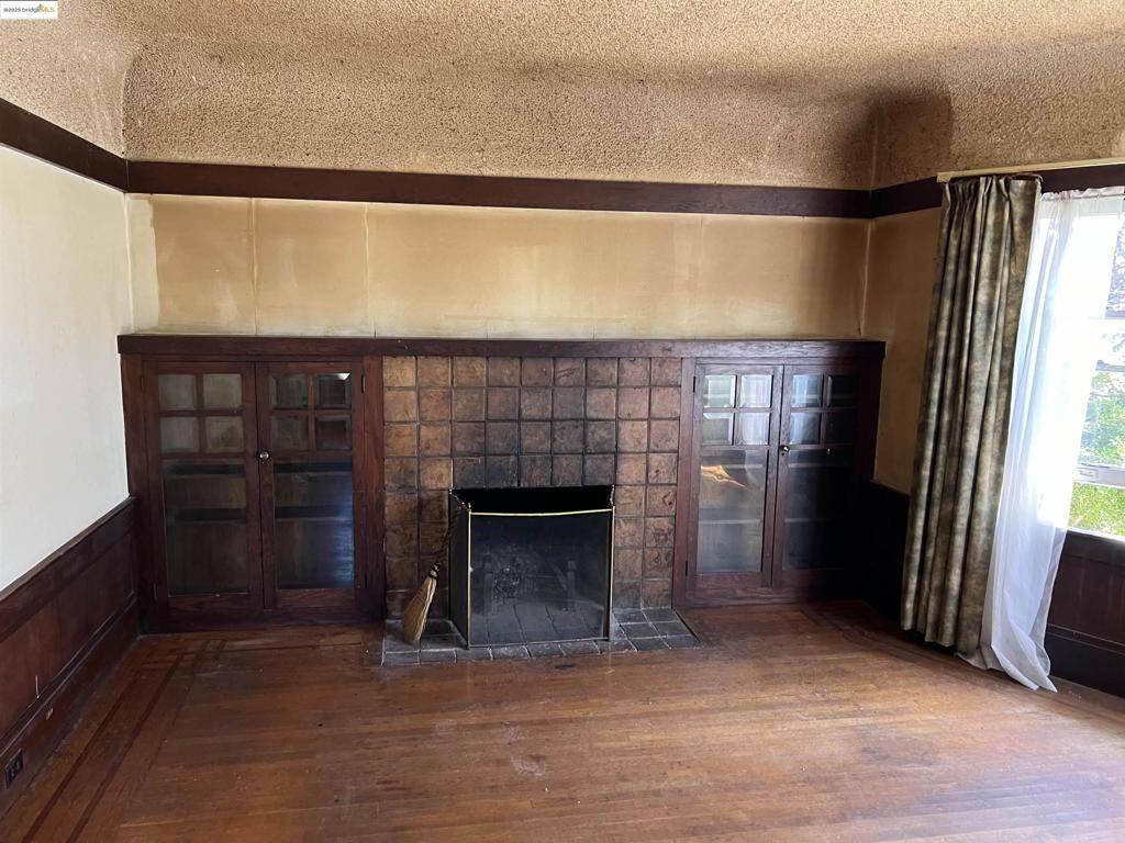 Oakland, CA 94608,920 55Th St