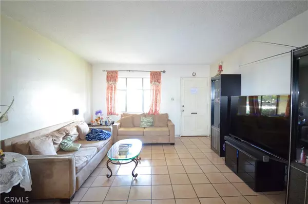 Panorama City, CA 91402,8757 Hazeltine AVE