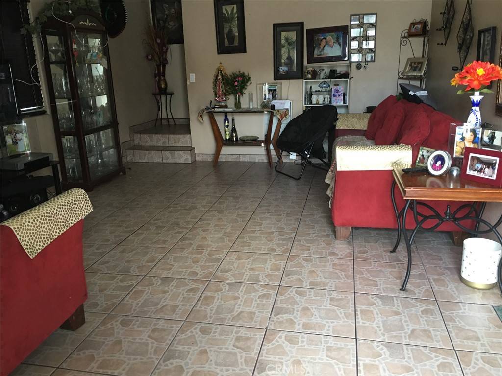Los Angeles, CA 90063,4202 Floral DR