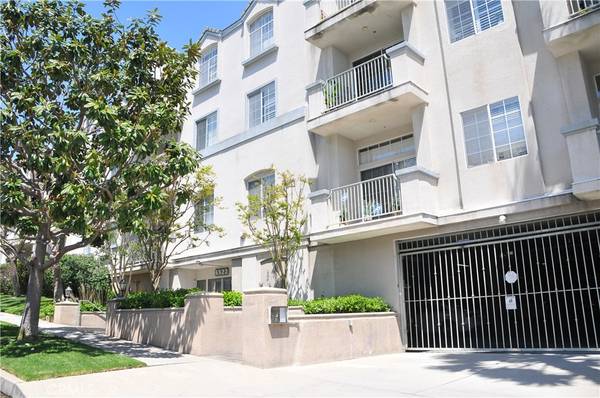 Los Angeles, CA 90045,6922 Knowlton PL #104