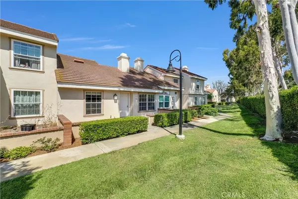 Irvine, CA 92612,5 Wellesley #12