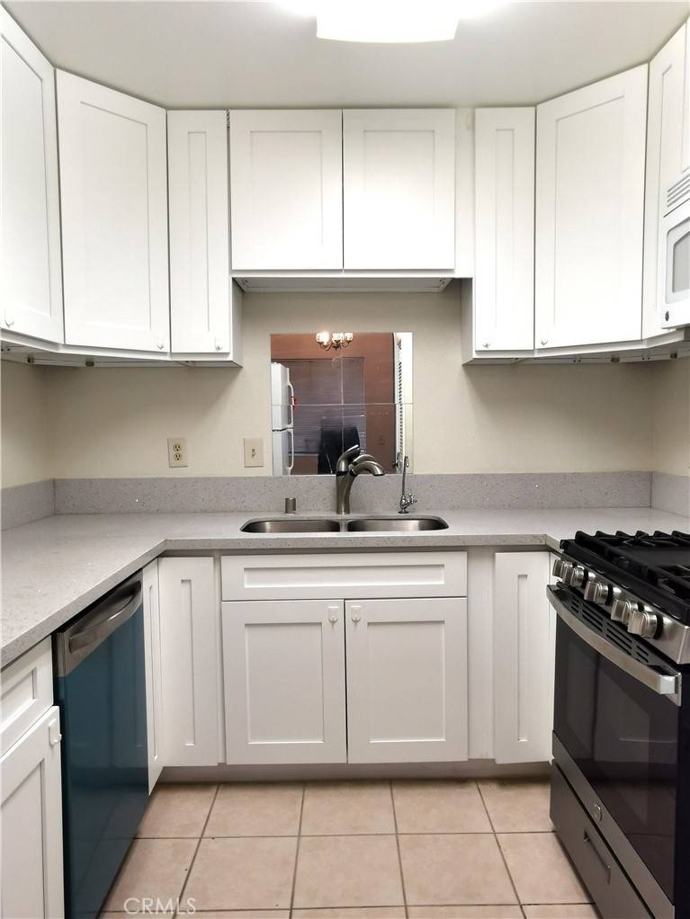 Diamond Bar, CA 91765,22808 Hilton Head DR #32