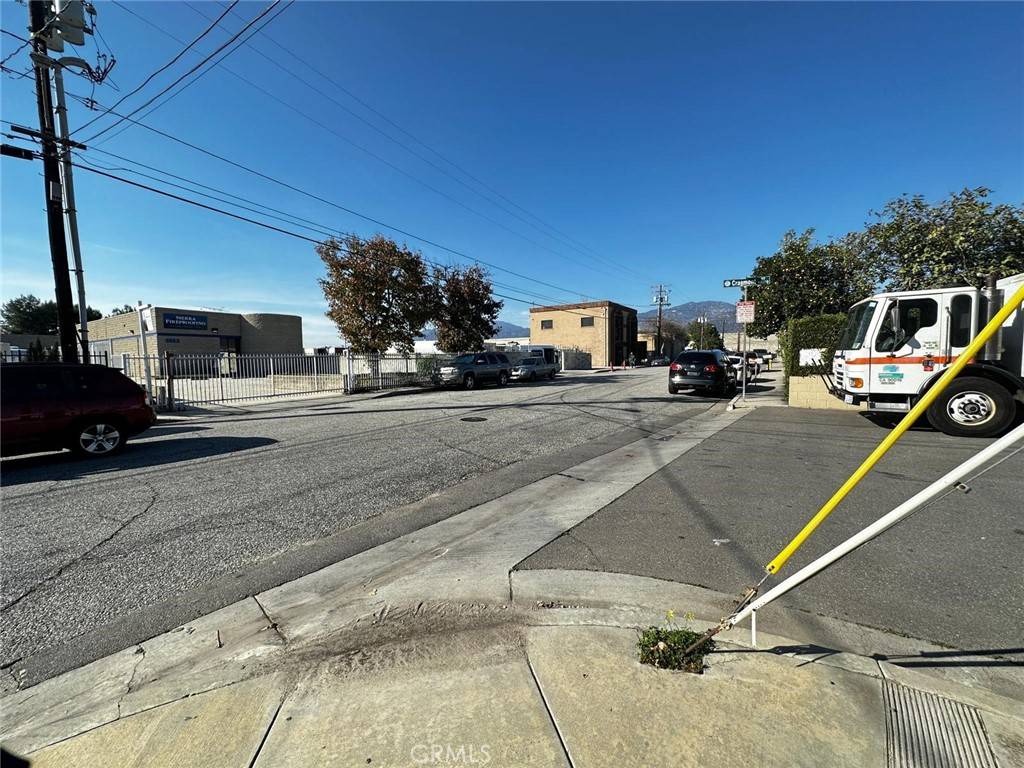 Baldwin Park, CA 91706,5040 Heintz ST