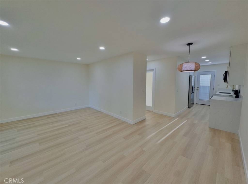 Huntington Beach, CA 92646,10101 Holburn DR