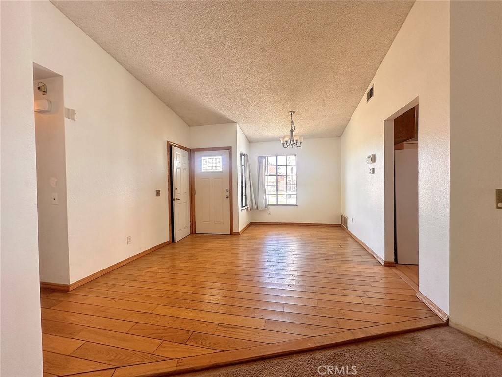 Fontana, CA 92337,14585 Long View DR