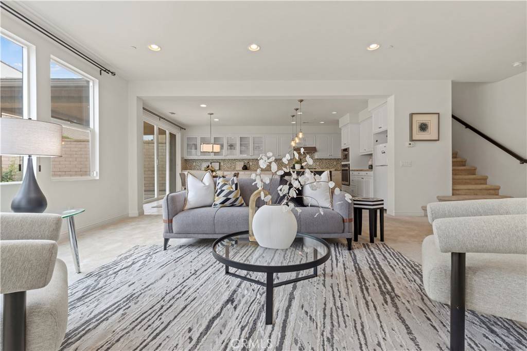 Azusa, CA 91702,621 E Mandevilla