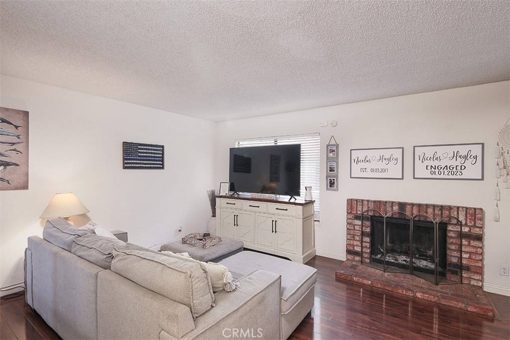 Azusa, CA 91702,821 S Cerritos AVE #17