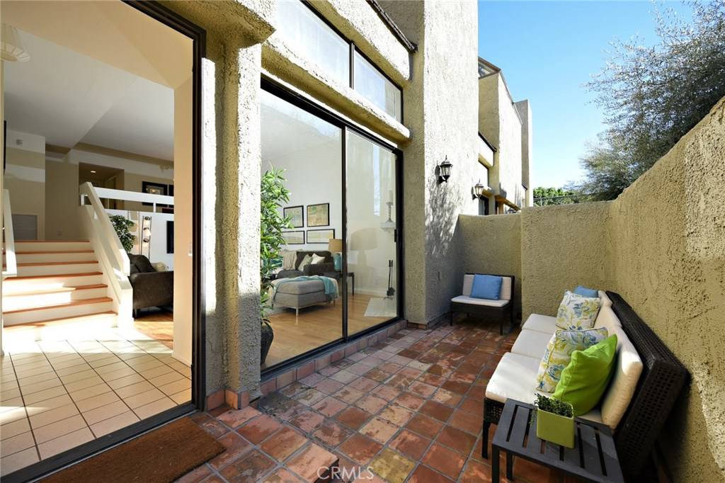 Burbank, CA 91506,1014 W Riverside DR #42