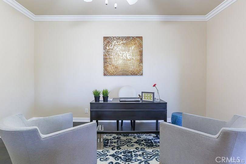Burbank, CA 91501,3 Skyline DR
